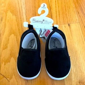 NWT Rising Star Crib Shoes